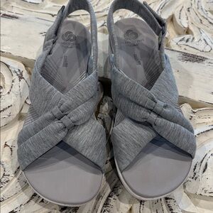 Clarks Cloudsteppers sandals Womens 9 knots cloth stretch cushion Velcro Beach